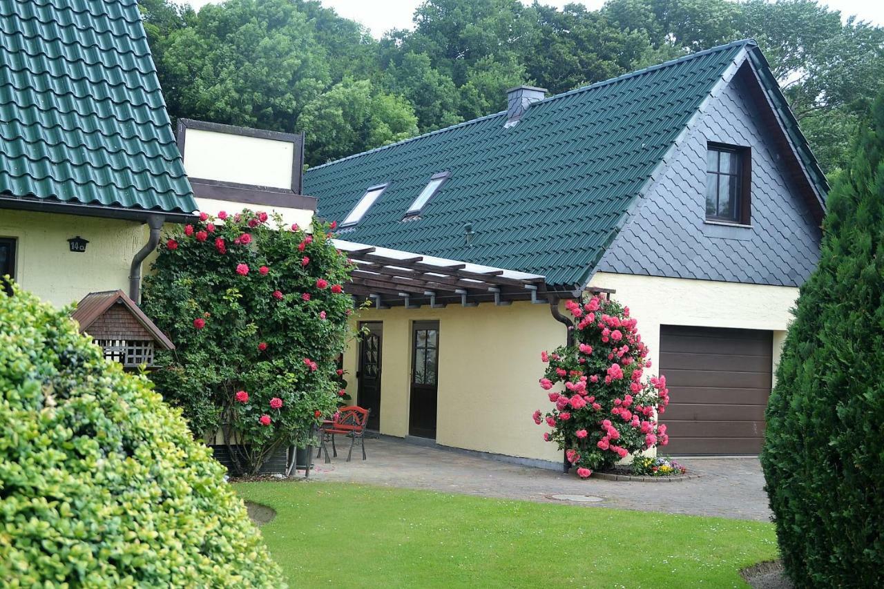Ferienwohnung 1 Bei Familie Saupe Schaprode Bagian luar foto